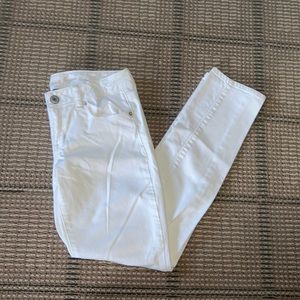 American Eagle White Stretch Jeans